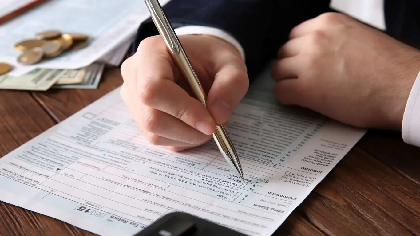 Filing tax form as Head of Household living alone