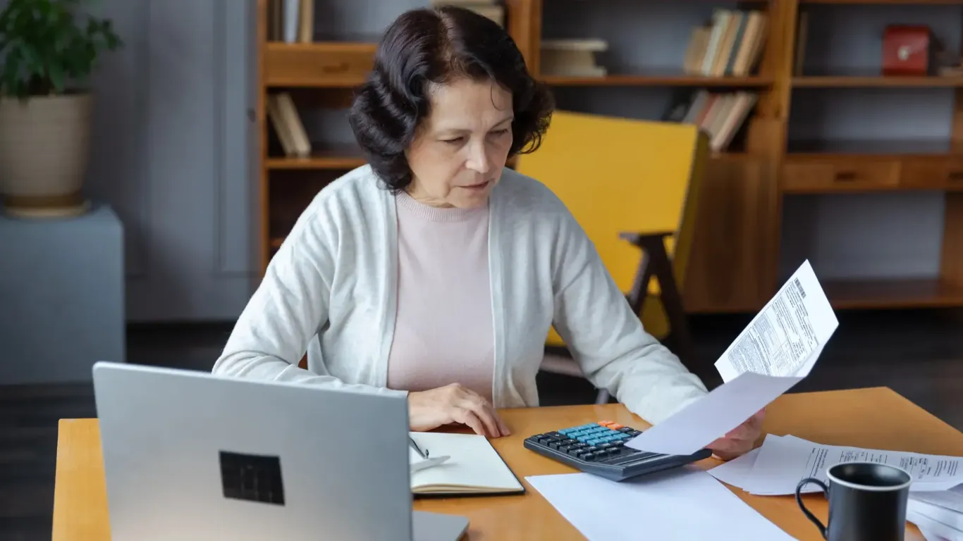 Taxpayer checking if she qualifies for QSS filing status